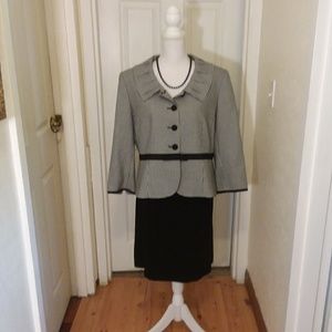 TAHARI JACKET SKIRT SUIT